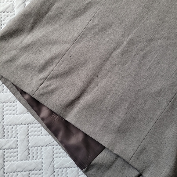 Vintage Oleg Cassini 2-Piece Silver Gray Suit, From The Cassini Gold Line - Picture 15 of 16